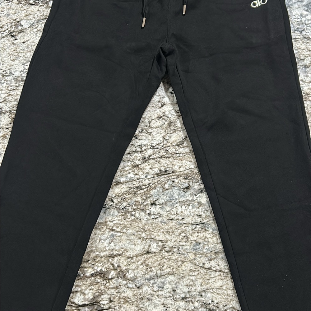 Alo accolade straight legged sweatpants size medium black brand new